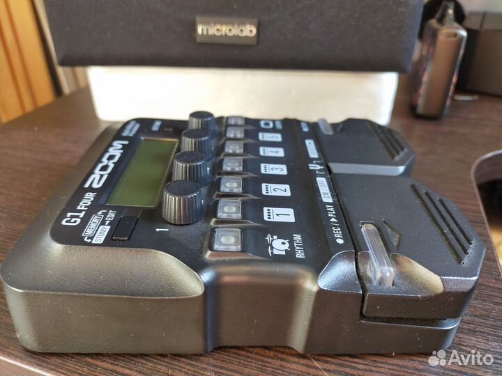 Гитарный процессор Zoom G1 Four