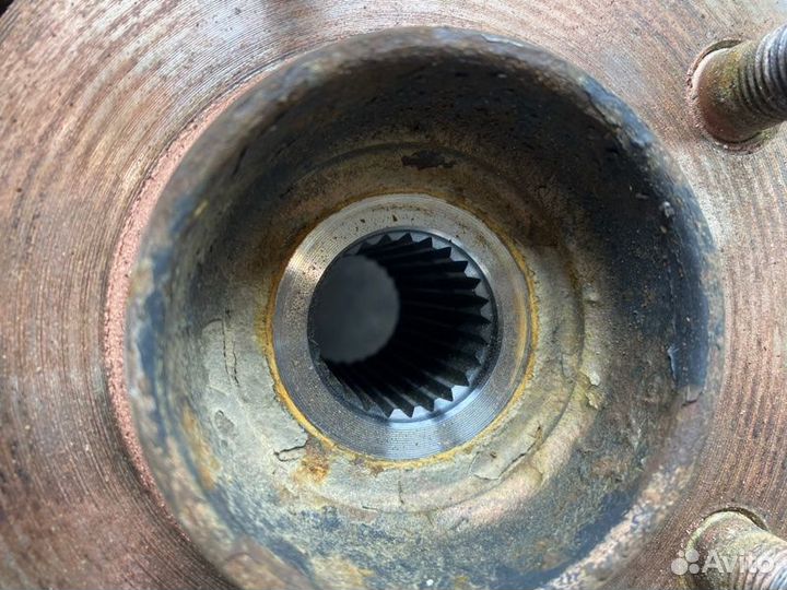 Ступица задняя левая Nissan Qashqai J10 2.0 MR20DE