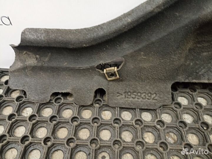 1959393 Защита двигателя правая Daf XF106