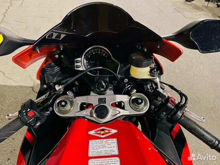 Хонда CBR1000RR