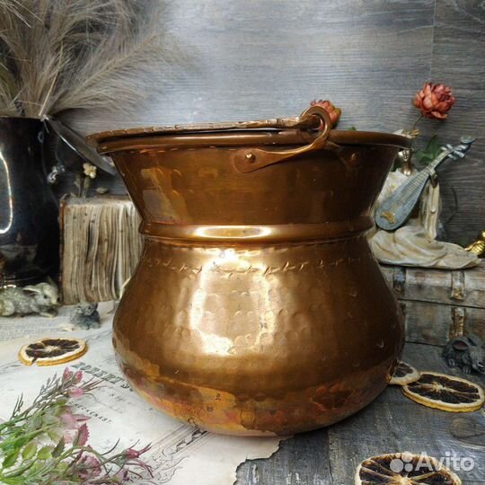 Антиквариат из Европы. Большое медное кашпо