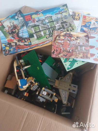 Коробка конструктора Brick