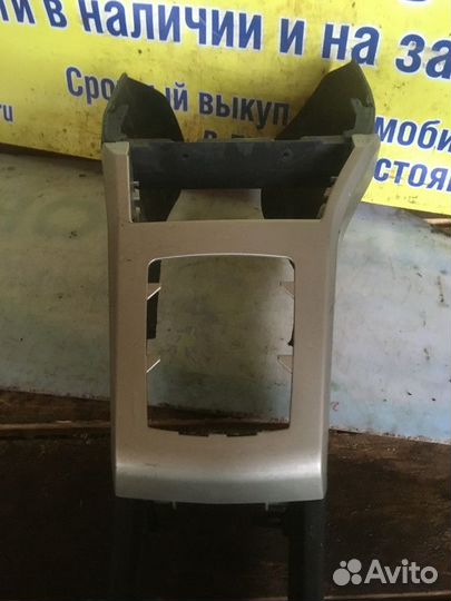 Консоль центральная Opel Astra H