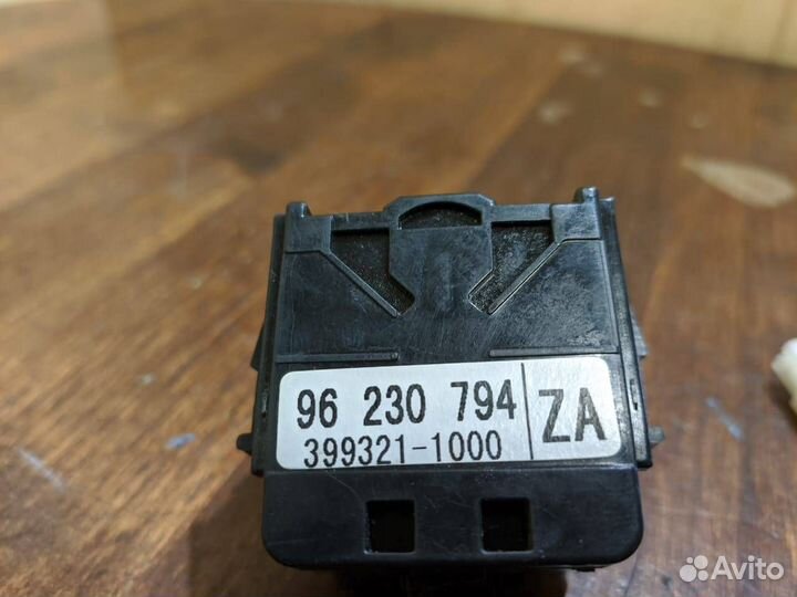 Переключатель поворотов Chevrolet Lanos (ящик 09)