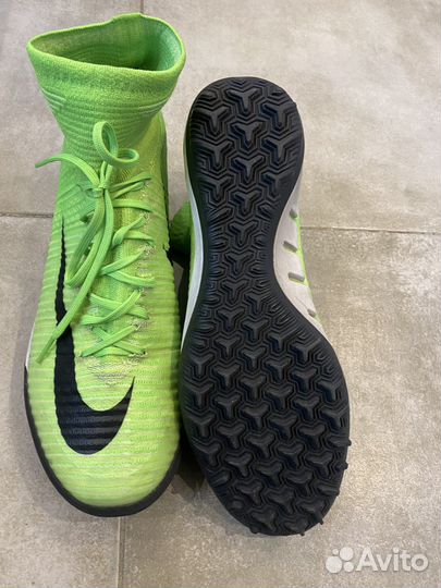 Футбольные бутсы сороконожки nike (оригинал)