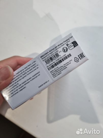 Беспроводные наушники airpods