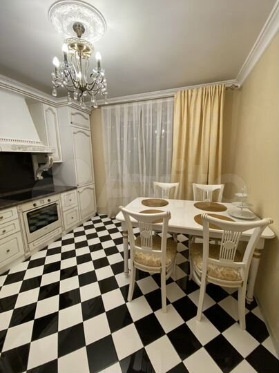 3-к. квартира, 87 м², 5/12 эт.