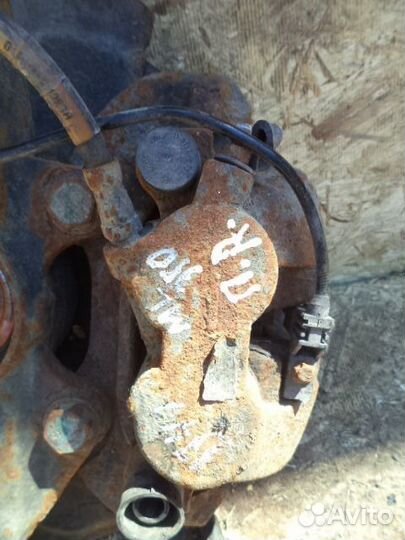 Суппорт передний правый Mercedes M-klasse W164