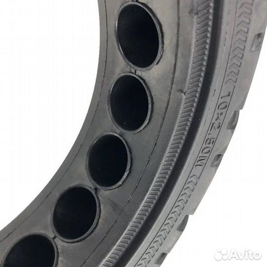 Литая/бескамерная покрышка 10х2.50 M4 PRO