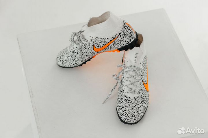 Футбольные бутсы Nike Mercurial