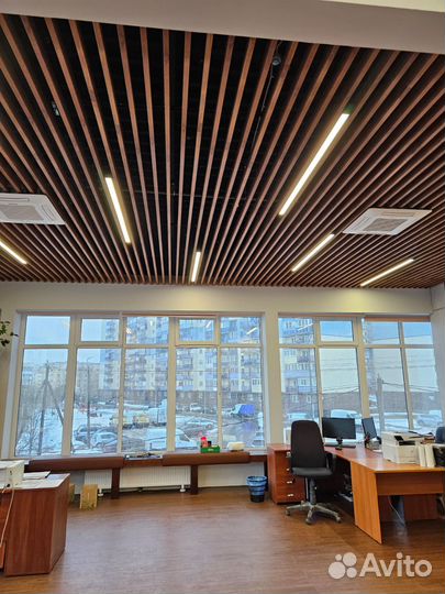 Реечный потолок под дерево