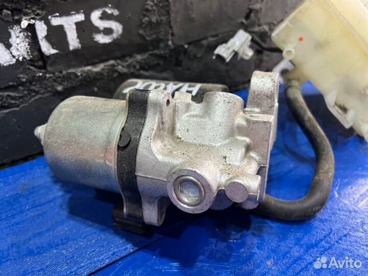 Электро вакуумный насос тормозной системы Toyota