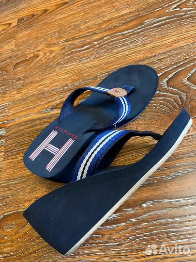 Tommy hilfiger шлепанцы