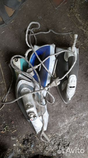 Утюг и рабочие