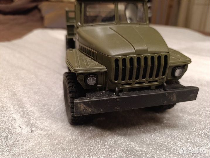 Машинка Урал 6х6 грузовик на радиоуправлении