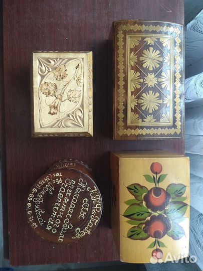 Деревянная шкатулка