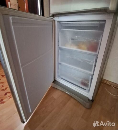 Холодильник двухкамерный Indesit бу