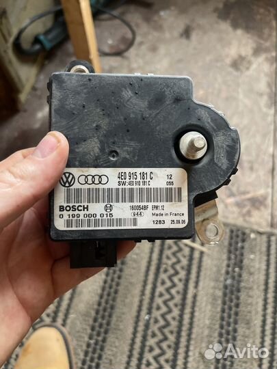 Блок контроля напряжения акб audi a8d3