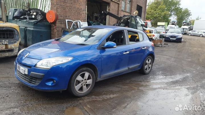 Рамка магнитолы Renault Megane 3