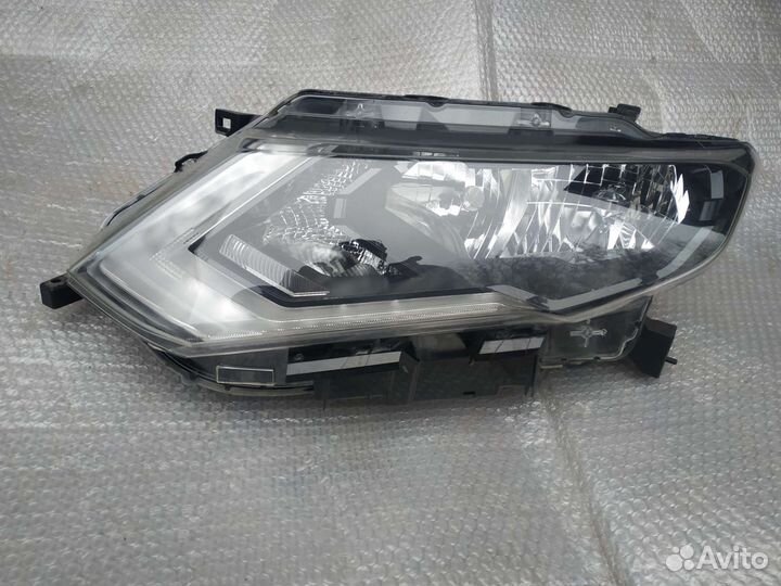Фара левая Nissan X-trail T32