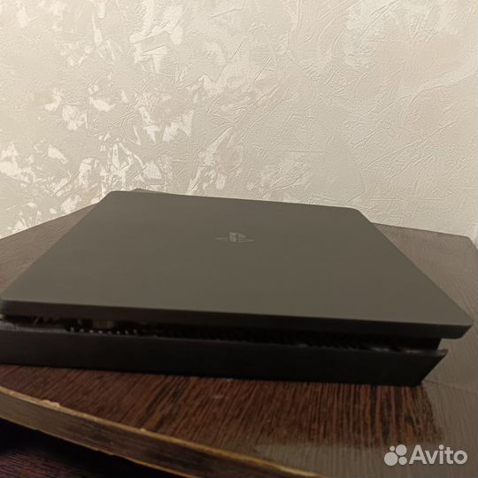 Игровая приставка ps4