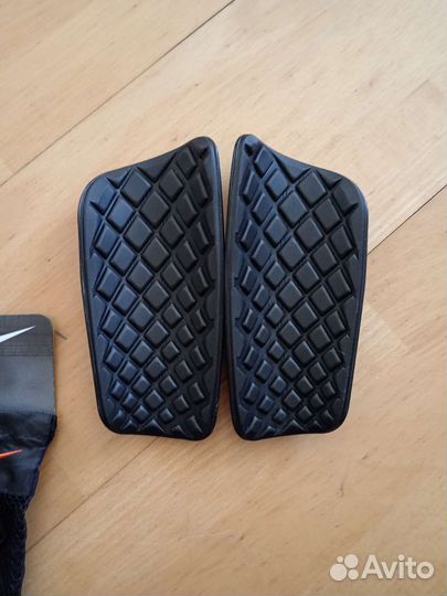 Щитки футбольные nike mercurial