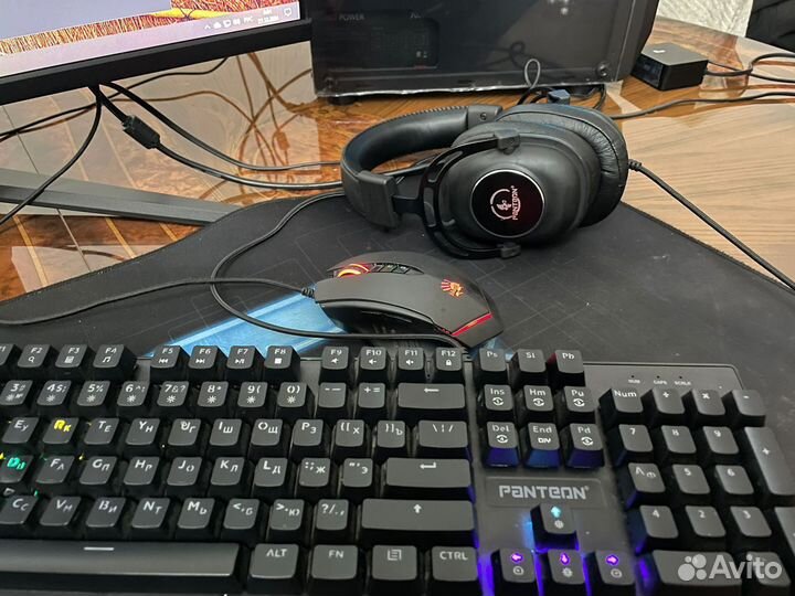 Игровой компьютер с монитором