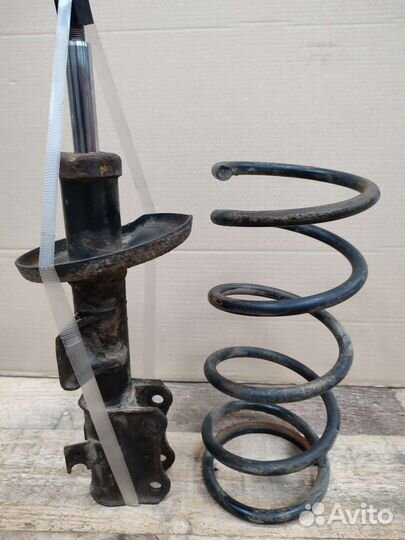 Амортизаторы с пружинами на Suzuki Grand Vitara