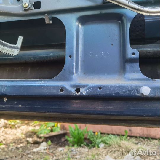 Дверь Передняя Правая Вольво 940 960