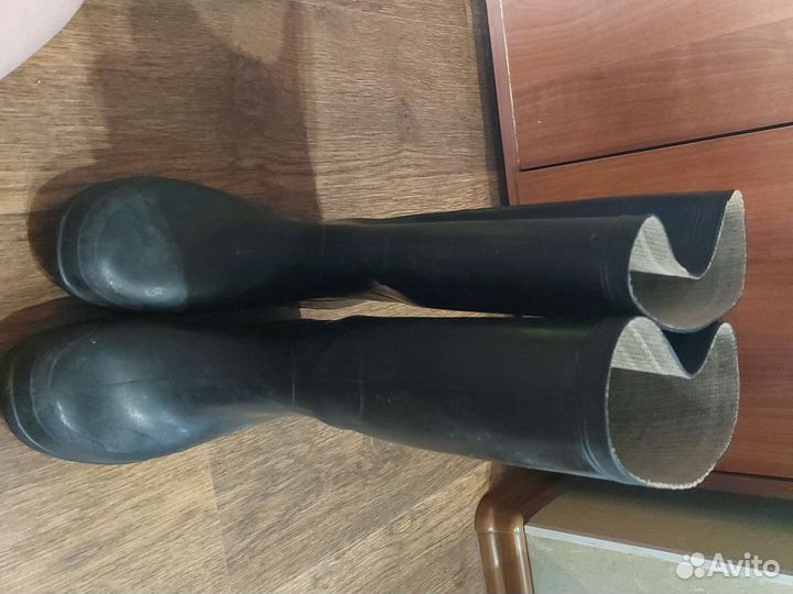 Резиновые сапоги
