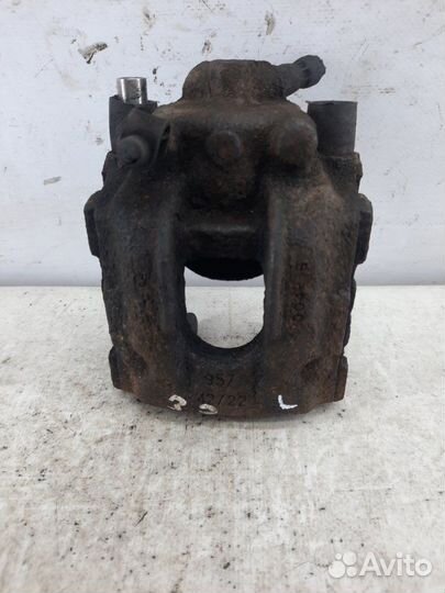 Суппорт тормозной задний левый Bmw X3 внедорожник