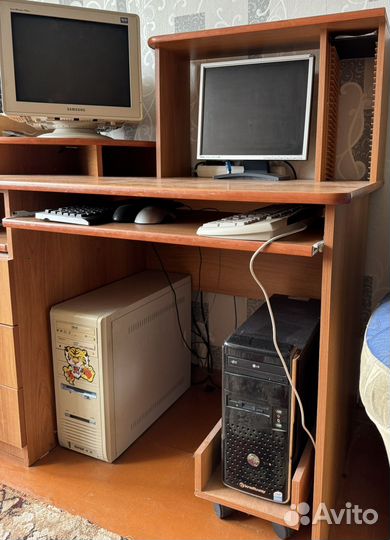 Компьютерный стол