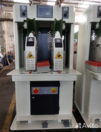 Машина для формования союзок 3D