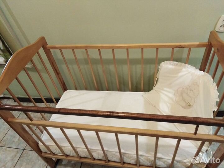 Детская кроватка
