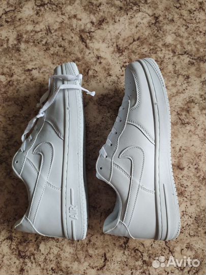Кроссовки мужские 43 размер новые