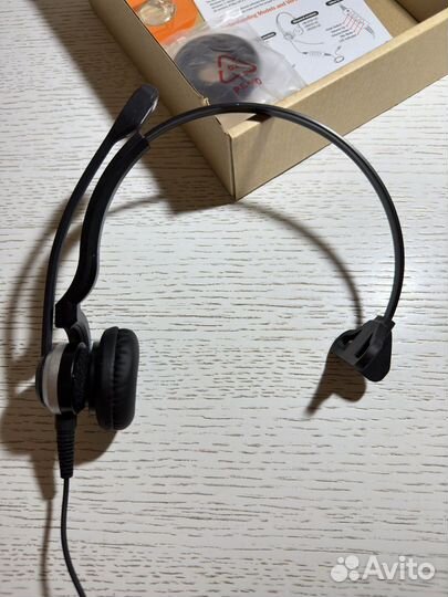 Гарнитура Accutone UM910 usb