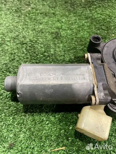 Мотор стеклоподъемника передний правый