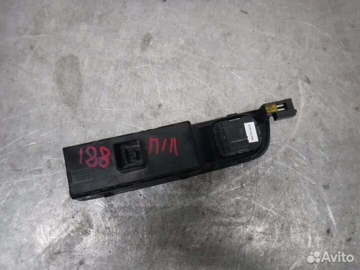 Блок управления стеклоподъемниками Volkswagen