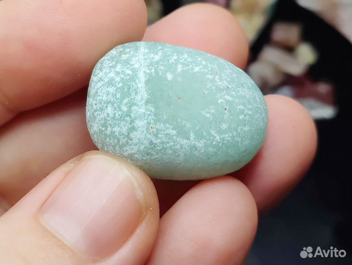 Авантюрин с окошком