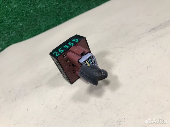 Блок управления зеркалами Mitsubishi Lancer Cedia