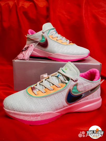 Баскетбольные кроссовки Nike Lebron 20