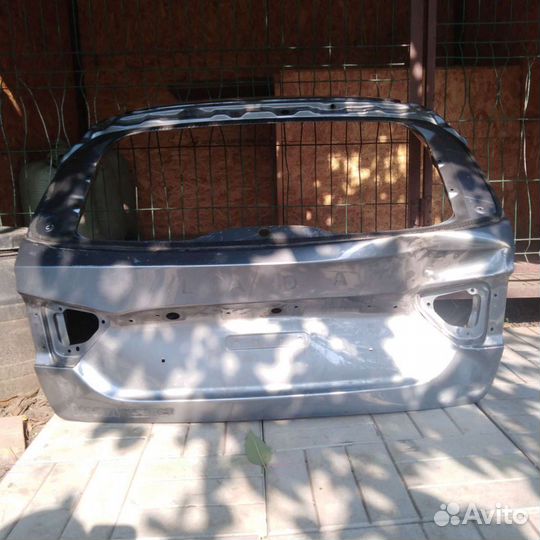 Крышка багажника Лада Веста Кросс и SW