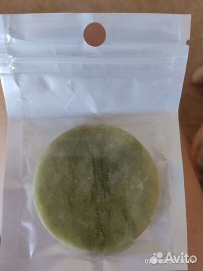 Нефритовая подставка