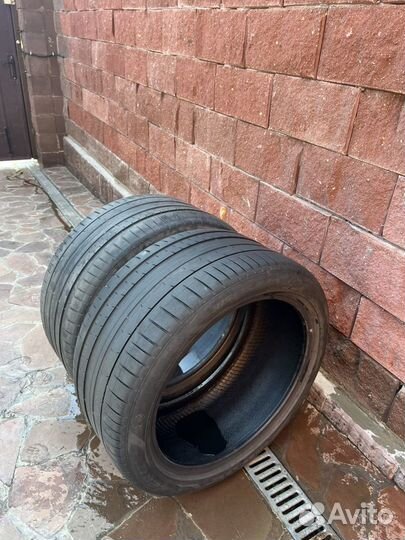 Pirelli P Zero 275/40 R20 и 315/35 R20 110W