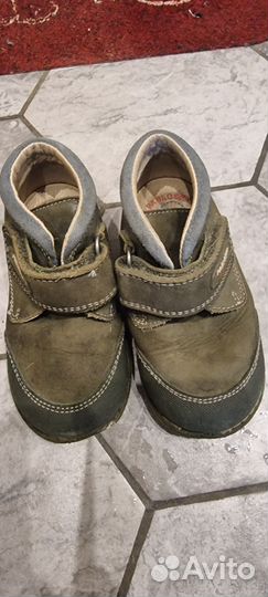 Детские ботинки