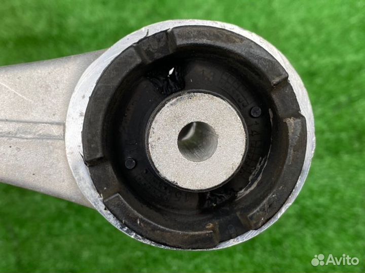 Рычаг передней подвески верхний передний левый