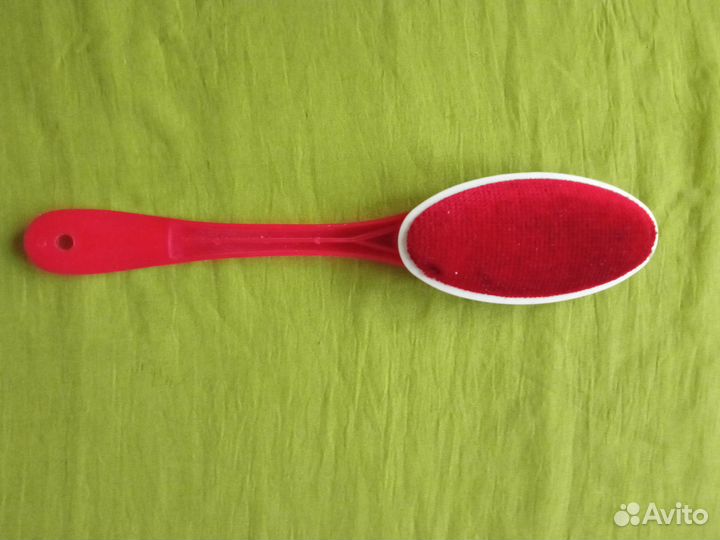 Щетку для чистки одежды