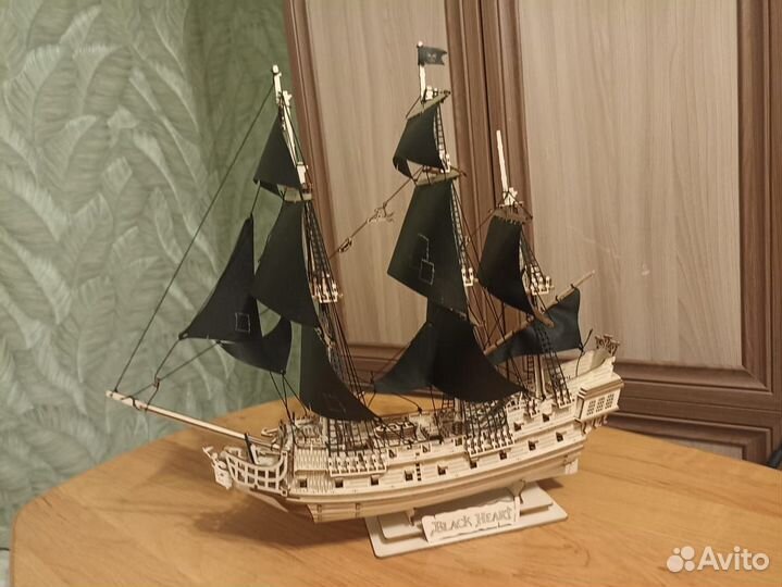Сборная модель корабля из дерева