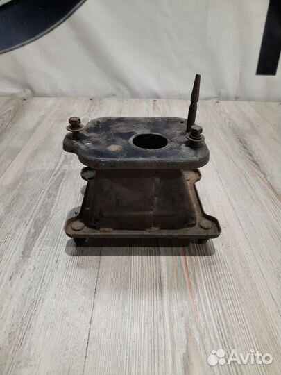 Кронштейн усилителя бампера KIA soul 2 Прав