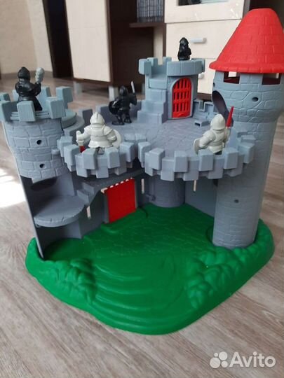 Рыцарский замок, динозавры